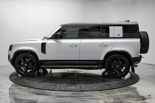 2023 Land Rover Defender 110 V8