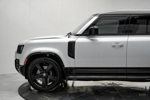 2023 Land Rover Defender 110 V8