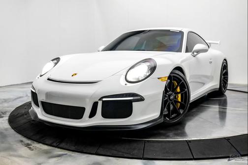 Racing Yellow 2015 Porsche 911 GT3