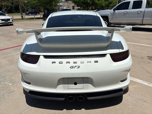Racing Yellow 2015 Porsche 911 GT3