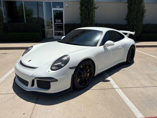 Racing Yellow 2015 Porsche 911 GT3