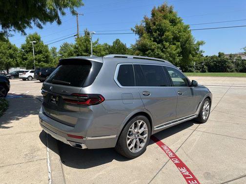 2024 BMW X7 xDrive40i