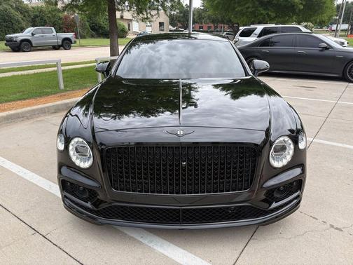 Beluga 2022 Bentley Flying Spur V8