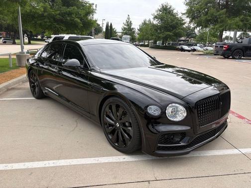 Beluga 2022 Bentley Flying Spur V8
