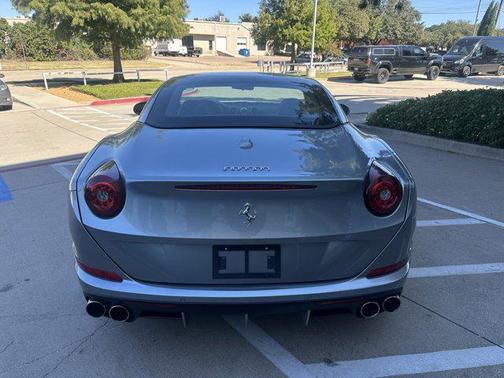 2016 Ferrari California T