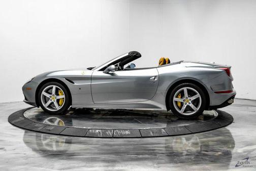 2016 Ferrari California T