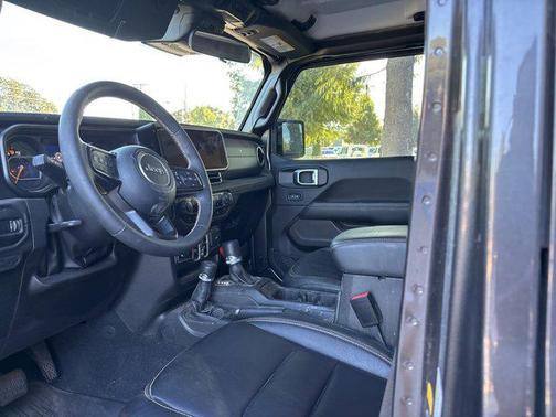 2024 Jeep Gladiator Sport