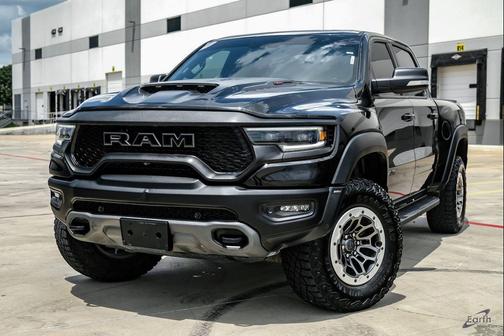 Diamond Black Crystal Pearlcoat 2022 RAM 1500 TRX
