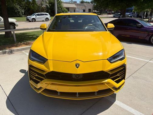 Giallo Inti Pearl 2021 Lamborghini Urus