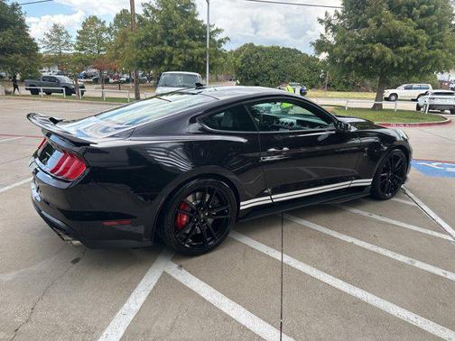 2022 Ford Shelby GT500 Base