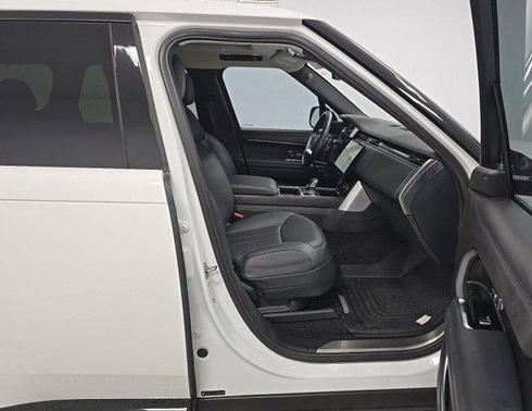 Fuji White 2023 Land Rover Range Rover P530 SE