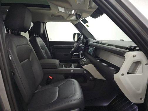 2024 Land Rover Defender 110 P400 S
