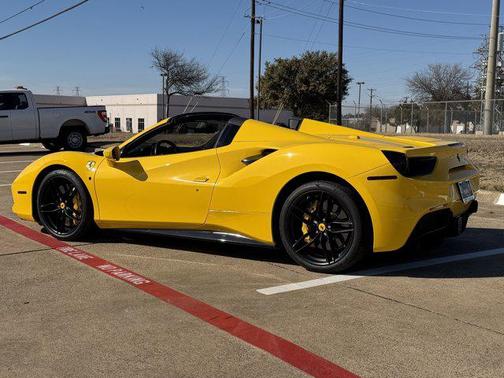 2017 Ferrari 488 Spider Base