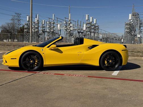 2017 Ferrari 488 Spider Base