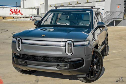 2025 Rivian R1S Adventure