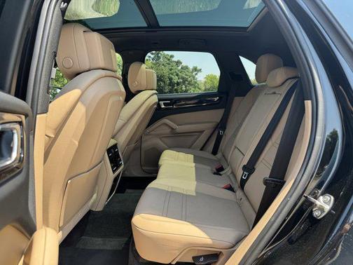 2023 Porsche Cayenne S