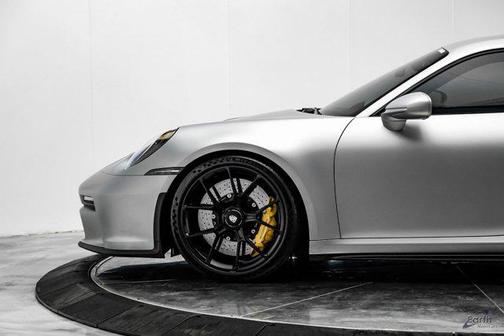 2024 Porsche 911 GT3 w/Touring Package
