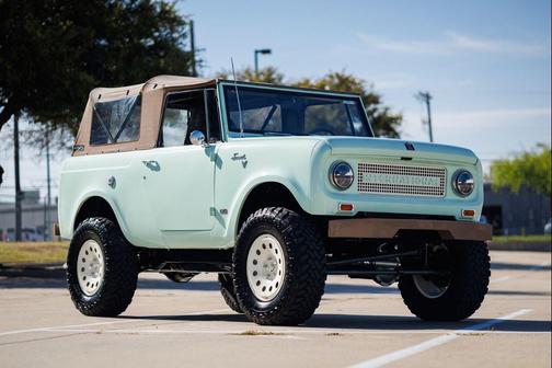Seafoam Green 1968 International Scout 800 STUNNING Restomod!!!