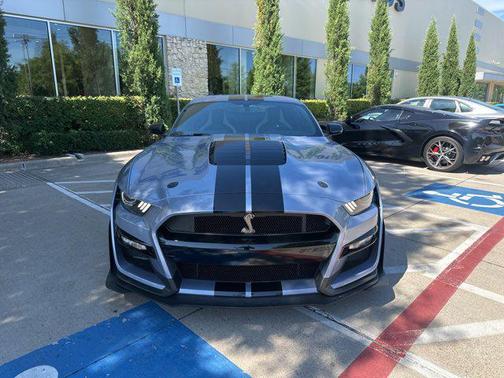 2022 Ford Shelby GT500 Base