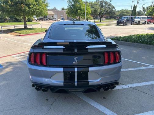 2022 Ford Shelby GT500 Base
