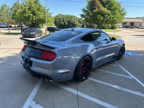 2022 Ford Shelby GT500 Base
