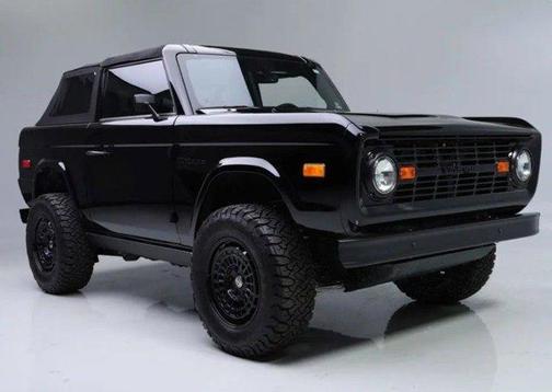 Carbonized Gray Metallic 2024 Ford Bronco Black Diamond