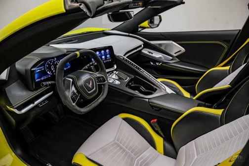 Accelerate Yellow Metallic 2021 Chevrolet Corvette Stingray w/3LT