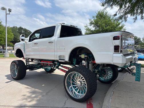 Star White Metallic Tri-Coat 2024 Ford F-250 Limited