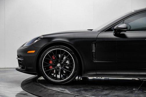 2018 Porsche Panamera 4