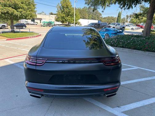 2018 Porsche Panamera 4