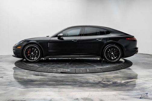 2018 Porsche Panamera 4