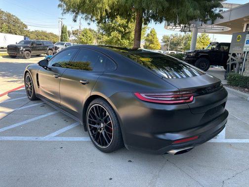 2018 Porsche Panamera 4