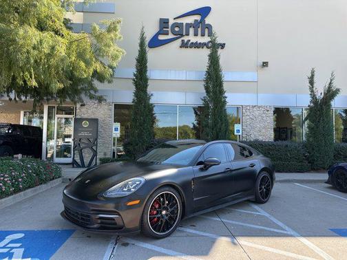 2018 Porsche Panamera 4