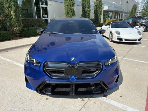 Marina Bay Blue Metallic 2025 BMW M5 Base