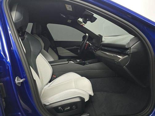 Marina Bay Blue Metallic 2025 BMW M5 Base