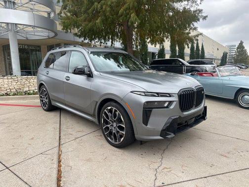 2023 BMW X7 M60i