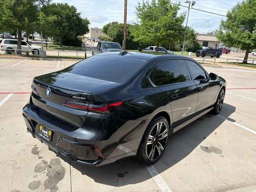 Black Sapphire Metallic 2025 BMW i7 xDrive60