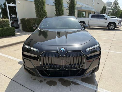 Black Sapphire Metallic 2025 BMW i7 xDrive60