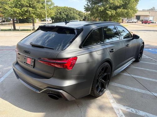 Mythos Black Metallic 2024 Audi RS 6 Avant 4.0T
