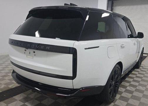 Fuji White 2024 Land Rover Range Rover P530 SE