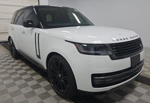Fuji White 2024 Land Rover Range Rover P530 SE