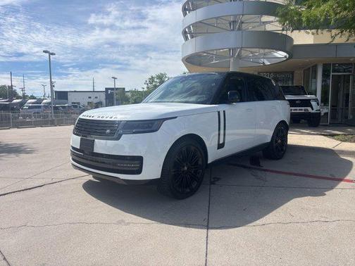 Fuji White 2024 Land Rover Range Rover P530 SE