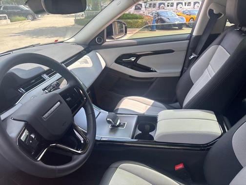 2024 Land Rover Range Rover Evoque Dynamic SE