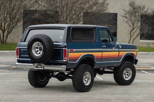 1978 Ford Bronco Free Wheeling 7.3L Godzilla Custom