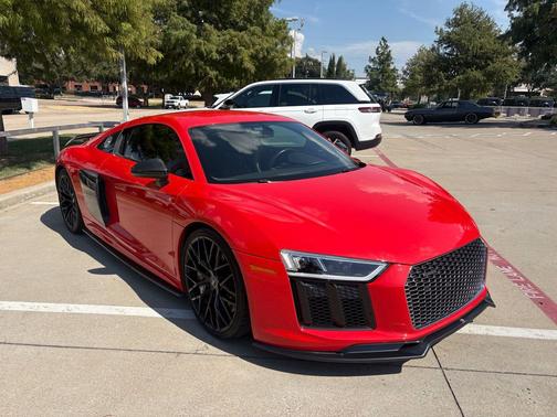 Dynamite Red/Black Roof 2017 Audi R8 5.2 V10 plus
