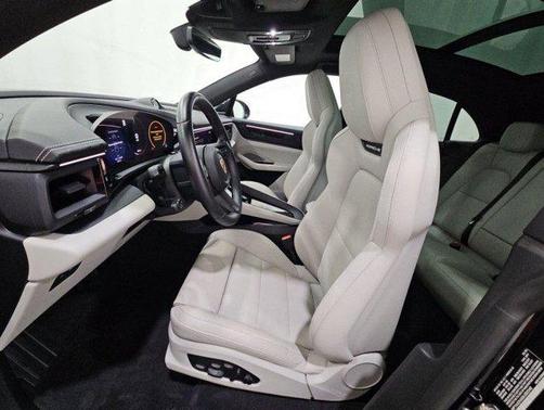 Jet Black Metallic 2025 Porsche Macan Macan Electric 4