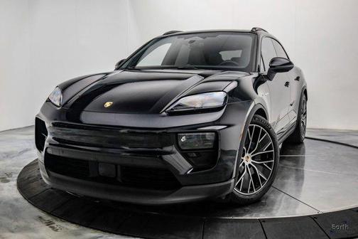 Jet Black Metallic 2025 Porsche Macan Macan Electric 4