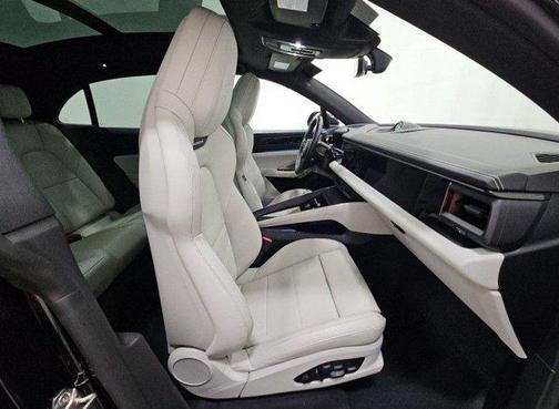 Jet Black Metallic 2025 Porsche Macan Macan Electric 4