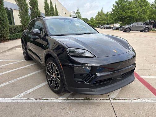 Jet Black Metallic 2025 Porsche Macan Macan Electric 4