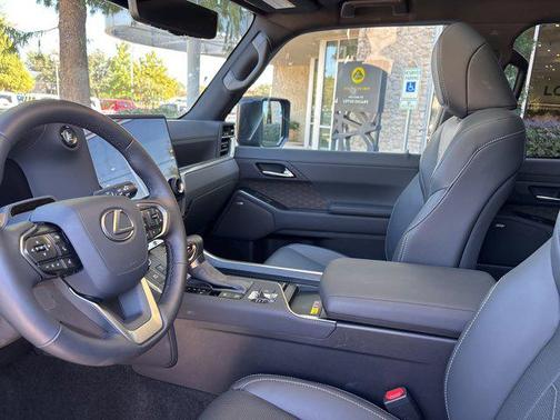 2025 Lexus GX 550 Luxury+